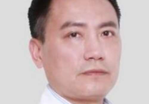上海隆胸醫(yī)生李旭東怎么樣？醫(yī)生的技術(shù)是很嫻熟的，也掌握了很多整形的技巧