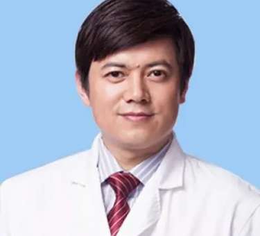 曹衛(wèi)剛吸脂豐胸怎么樣？能夠根據(jù)每位求美者的胸部狀態(tài)來提供合適的操作手法