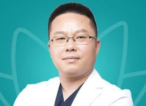 武漢雷建波整形醫(yī)生怎么樣？成為了一名副主任醫(yī)生，也作為一名醫(yī)學(xué)博士