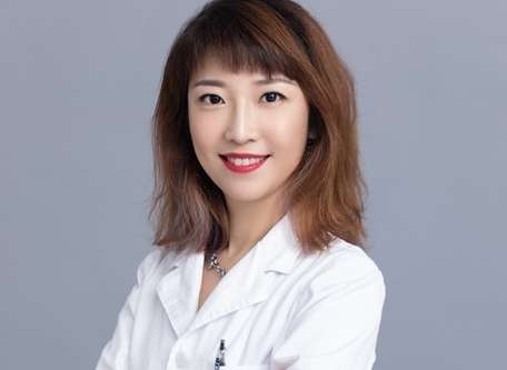 口腔科趙晶醫(yī)生怎么樣？于1993年畢業(yè)于白求恩醫(yī)科大學(xué)口腔系