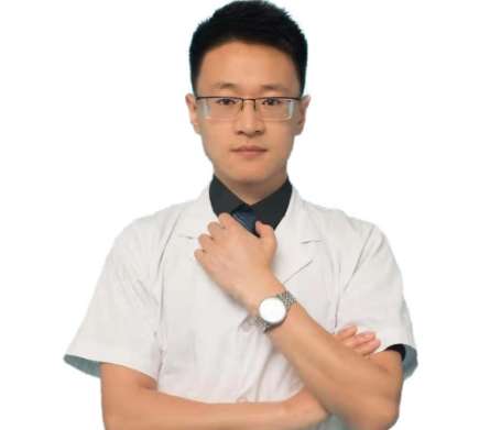 整形醫(yī)生劉琦怎么樣？在燒傷整形有豐富的臨床經(jīng)，擁有多年的微整形經(jīng)驗