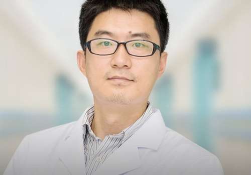 隆鼻專家王歡怎么樣？掌握了前沿的隆鼻技術并積極參加交流