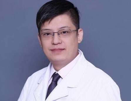 沈陽徐楠整形醫(yī)生怎么樣？是整形外科的主診醫(yī)生，也是整形外科的博士