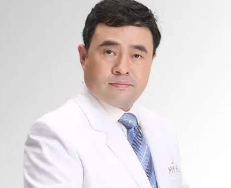 李高峰雙眼皮醫(yī)院怎么樣？作為一名博士生還是碩士生研究生，多次到多個國家進修學(xué)習(xí)