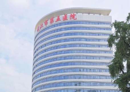 全國(guó)整形科醫(yī)院排名資料！武漢市第五醫(yī)院醫(yī)療美容科自從創(chuàng)建以來(lái)就不斷的進(jìn)行發(fā)展