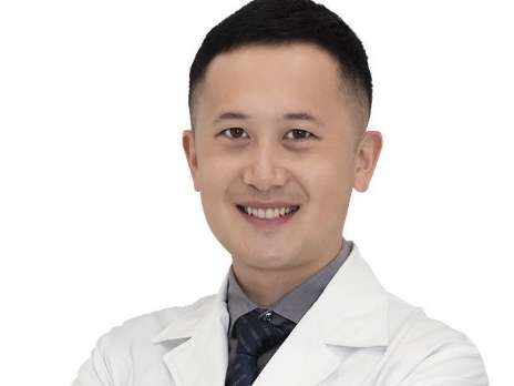 牙齒矯正李松澤醫(yī)生怎么樣？實力比較強勁，在牙齒矯正等方面的技術比較精湛