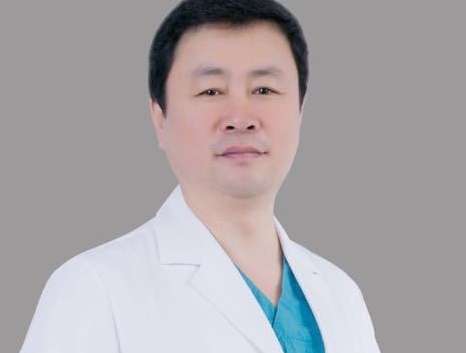 整形醫(yī)生李長賦怎么樣？在鼻整形等方面有獨(dú)特的操作手法以及從事臨床工作有了10多年的時(shí)間