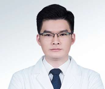 吸脂林高萍醫(yī)生怎么樣？醫(yī)生技術(shù)精湛，術(shù)后肌膚沒(méi)有凹凸不平的情況出現(xiàn)