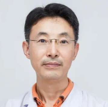 重慶植發(fā)醫(yī)生楊杰怎么樣？醫(yī)生現(xiàn)在是植發(fā)科主任，能夠提供優(yōu)質(zhì)的植發(fā)服務(wù)